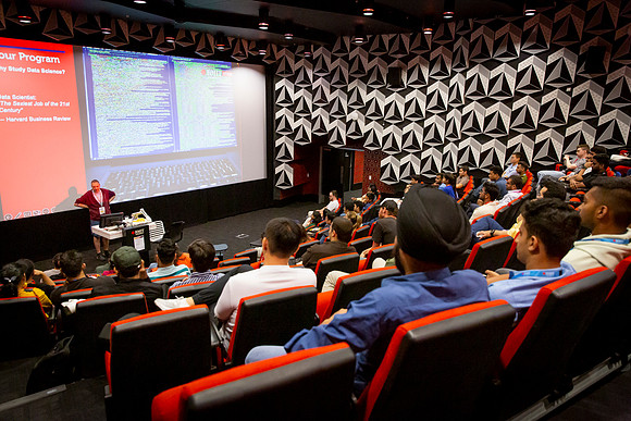 RMIT-City-21.2.23-007-_D3_4680