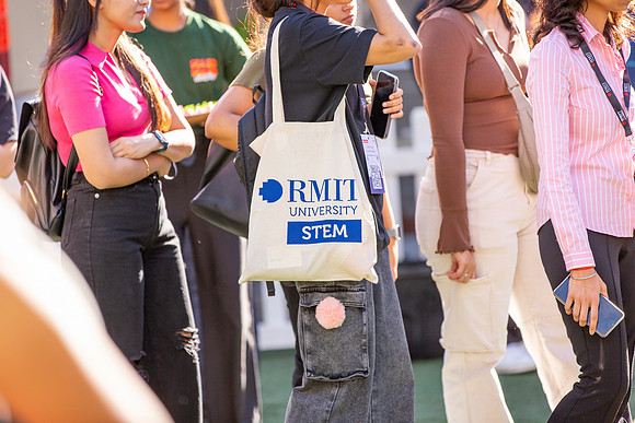 RMIT-1.3.24_City-010-_D3_9106
