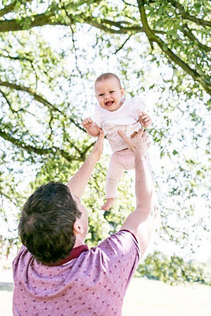 Family-portrait-BABY-opt