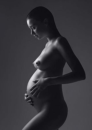 miranda_kerr_w_mag_pregnant_01-sassisam