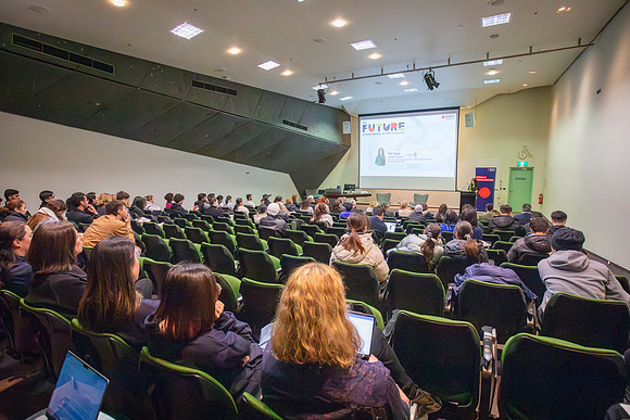 RMIT-CareerFair2024-019-_35A6460-Enhanced-NR